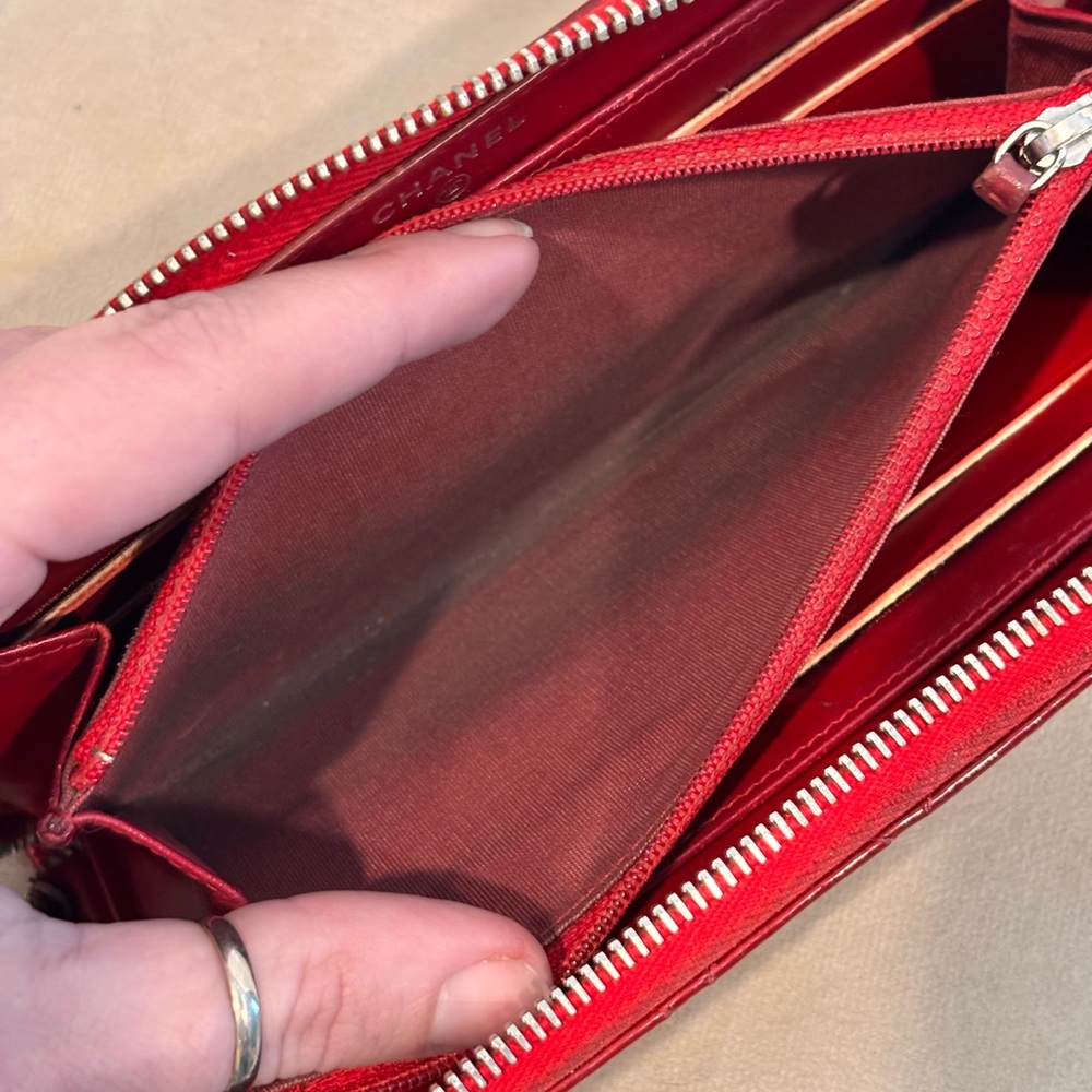 CHANEL Classic Red Quilted Patent Leather ‘Brilliant’ Zippy Long Wallet W/ Box - Picture 13 of 16